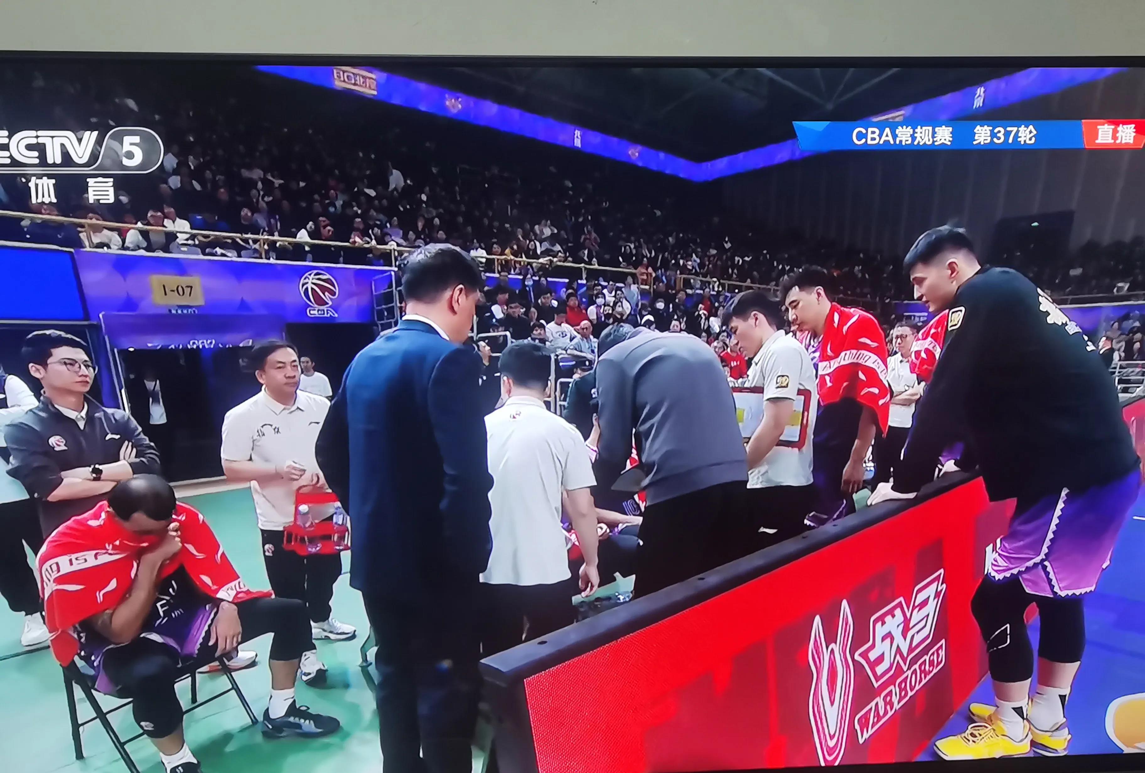 球队未能在最新一场比赛中取得胜利，教练寻找胜因