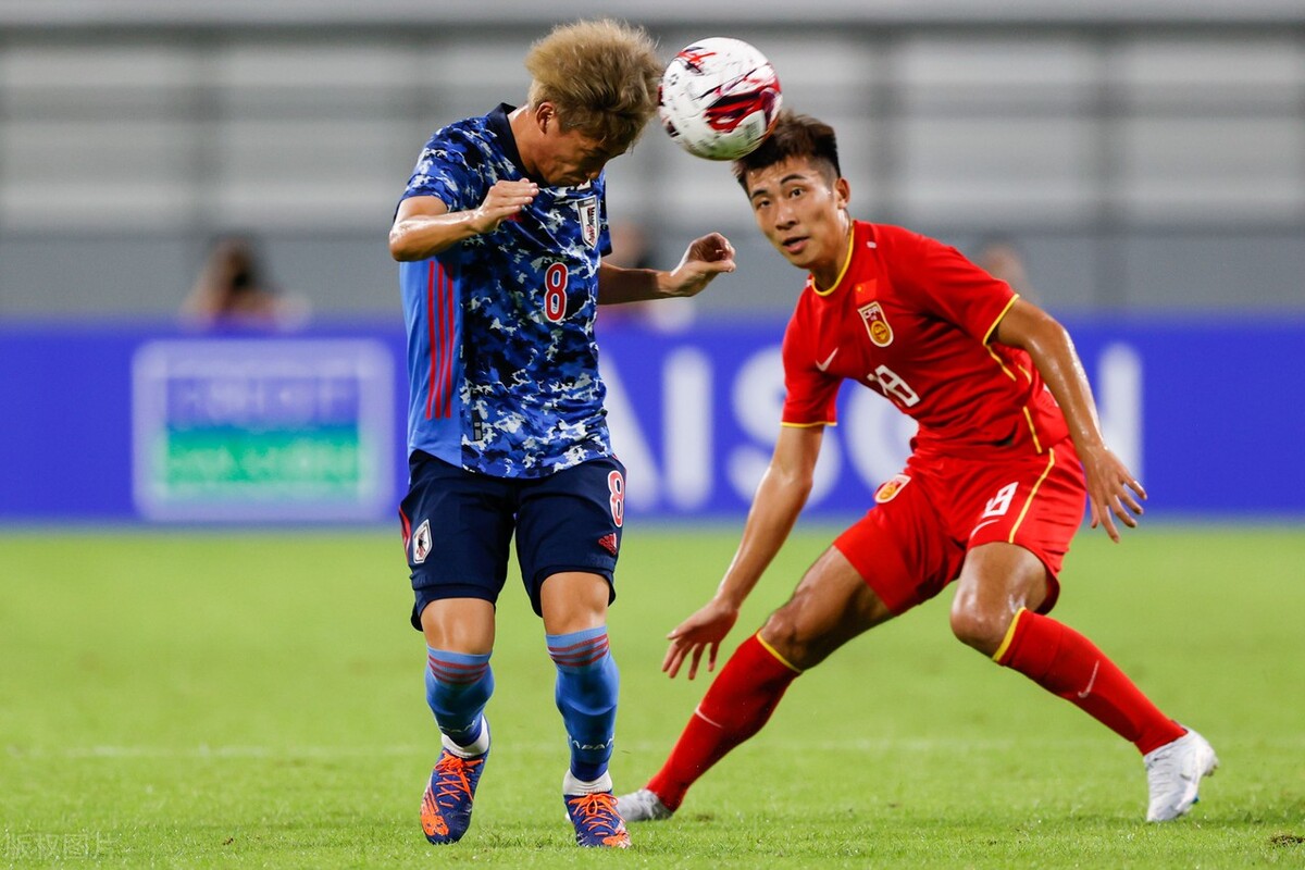 精彩对决重现江湖，赛场焦点成为话题的简单介绍