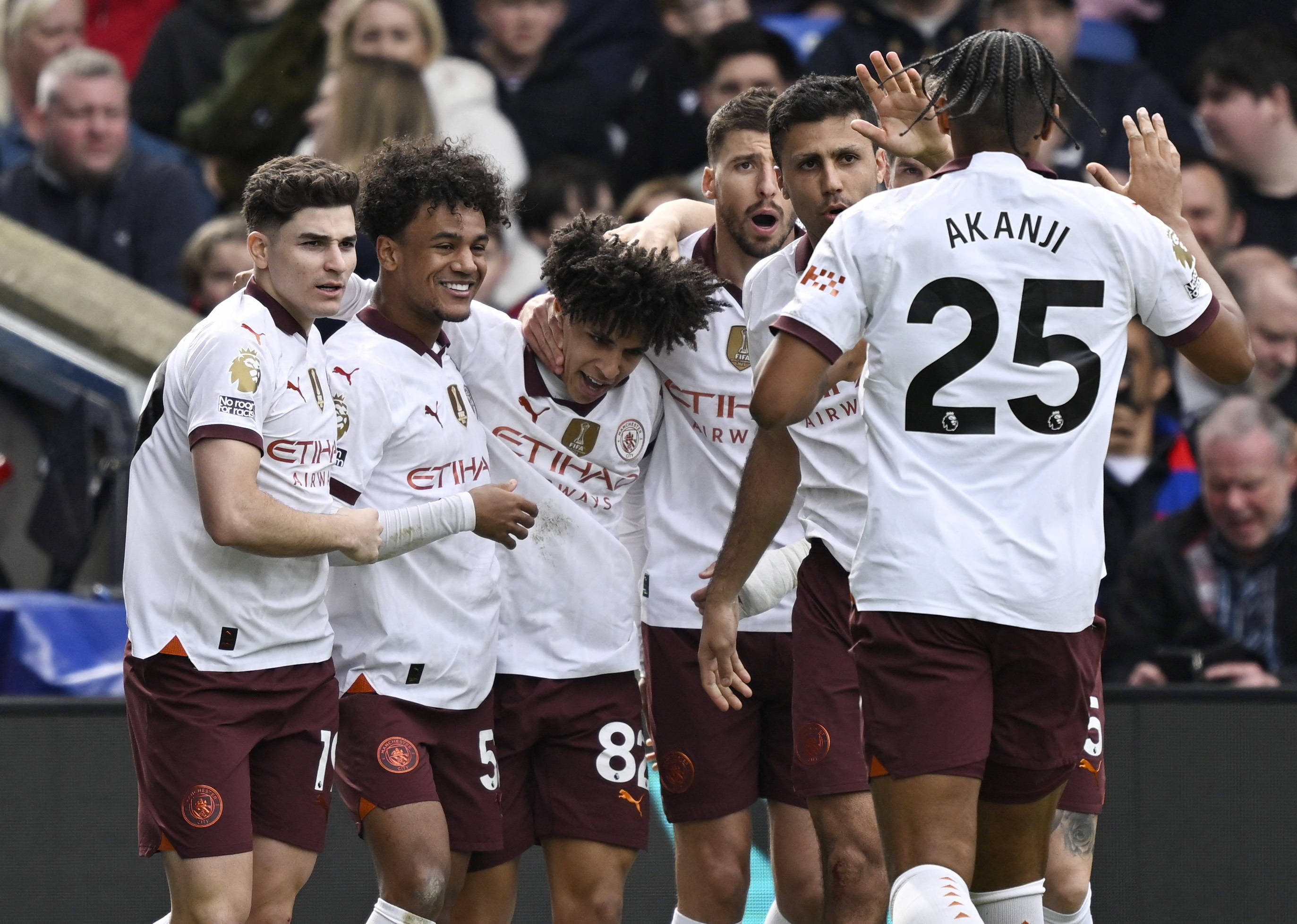 爱游戏网页版入口-曼城击败伯恩茅斯，稳步追赶领头羊