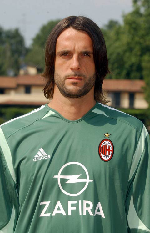 包含AC米兰：雄心勃发，力争上游的词条