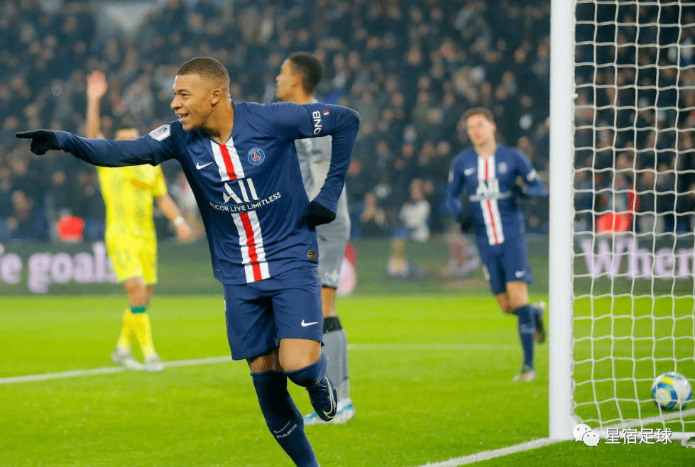 关于巴黎圣日耳曼继续保持顶级表现，稳坐联赛榜首的信息