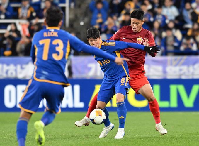 雷堡主场大胜，保住中游席位