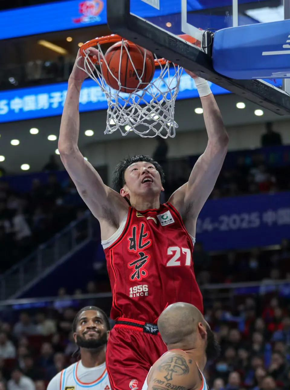 爱游戏在线-浙江男篮再胜一场！前途一片光明，士气高昂