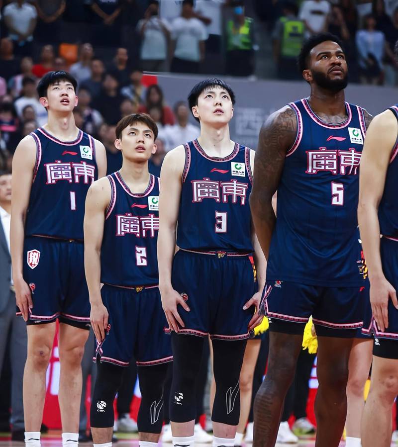 四川队和广东宏远战至关重要