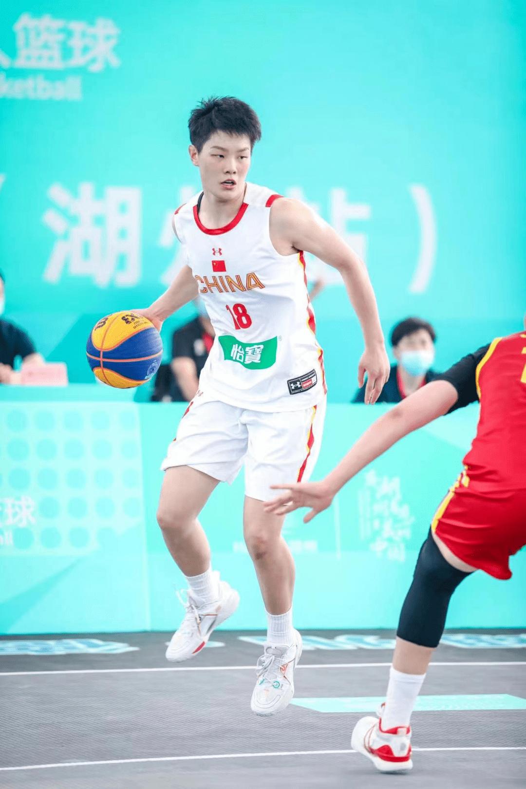 爱游戏网页版-亚洲篮球风云人物专访：成长历程感人至深的简单介绍