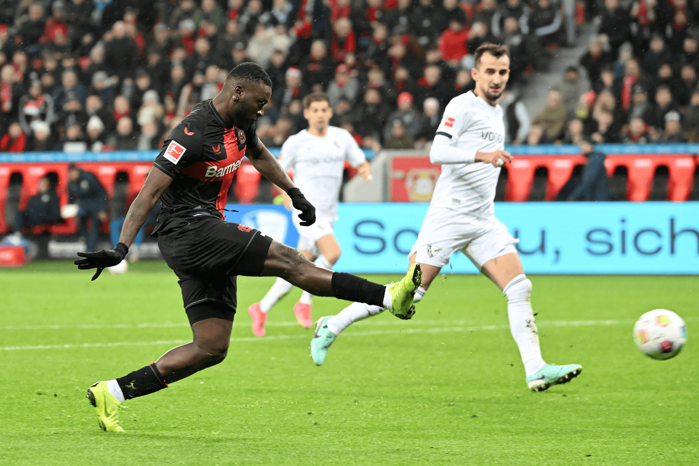 爱游戏官方登录入口-勒沃库森教练组调整战术，希望在下轮比赛中取胜的简单介绍