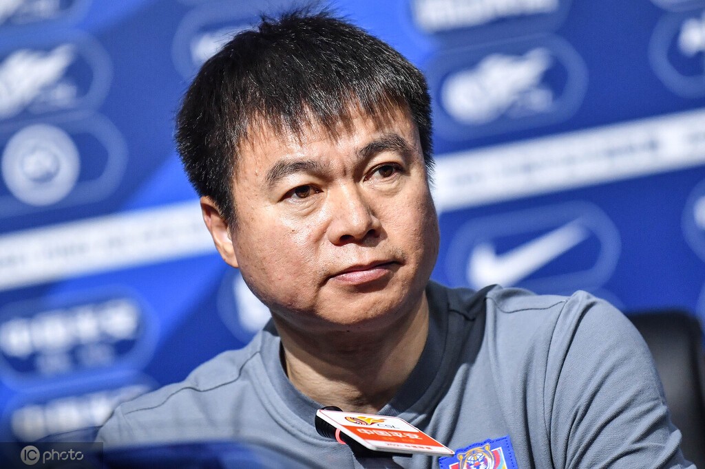 爱游戏官方入口-莱比锡红牛球员保持积极态度，力拼下一场胜利的简单介绍