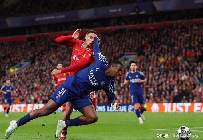 关于欧冠小组赛首轮战局激烈，国家队险胜对手斩获关键胜利的信息