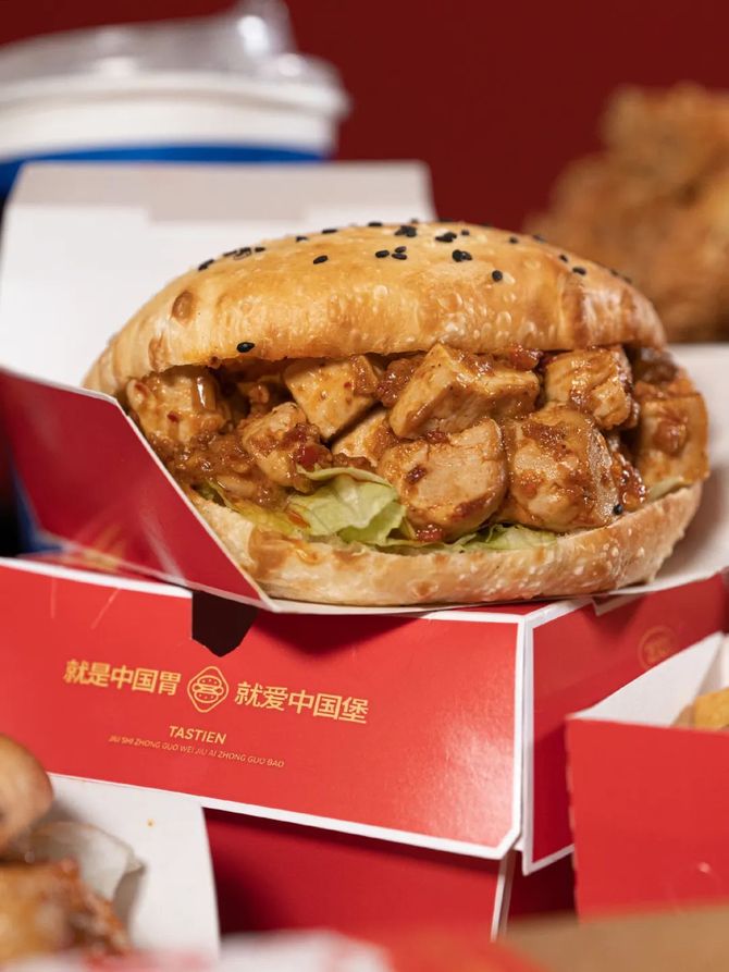 汉堡球员逆袭成功，逆转取胜的简单介绍