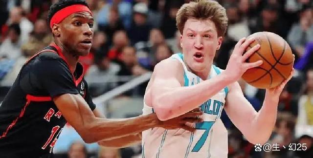 篮球新秀以高水平表现引起球队注意